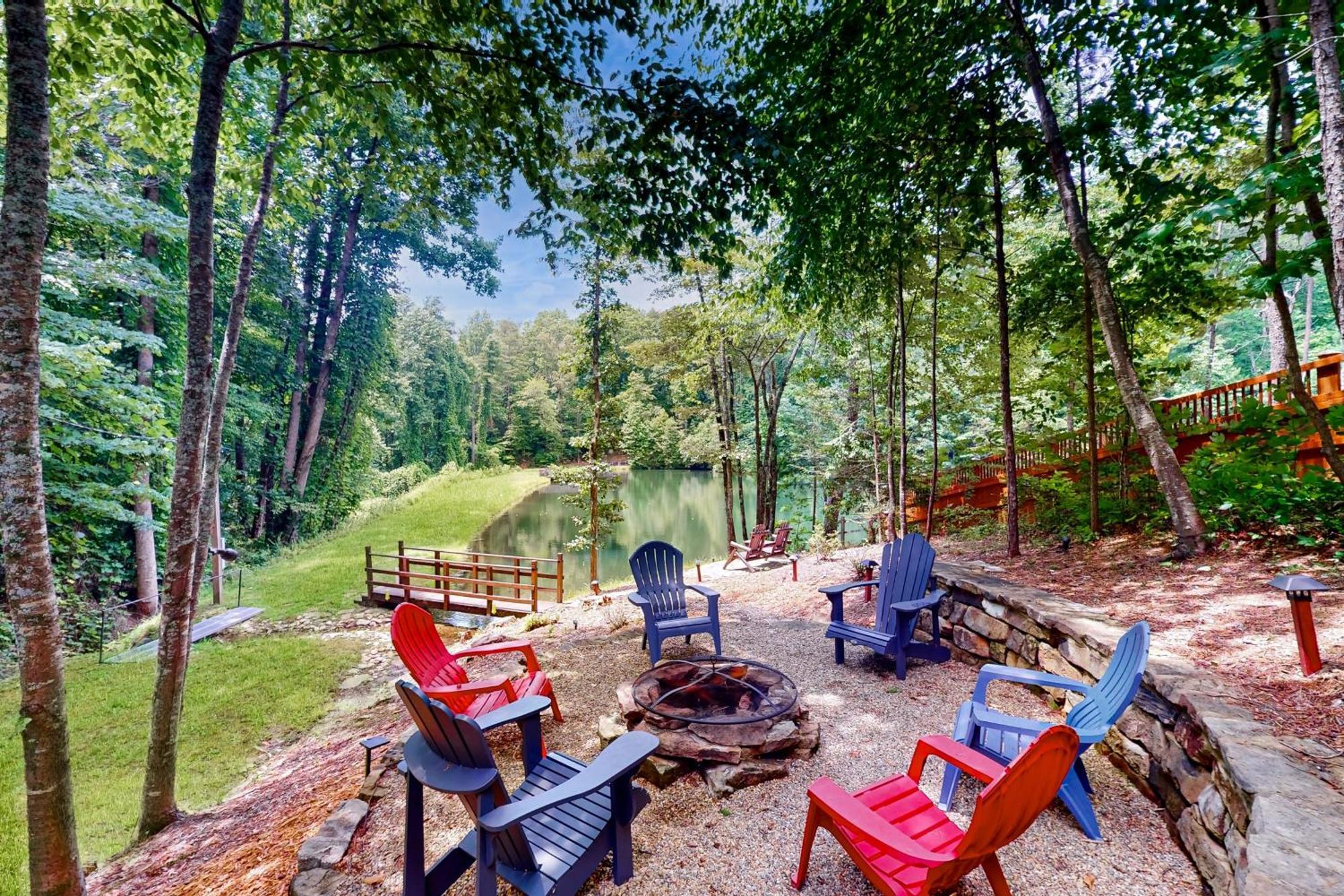 Simply Devine At Water'S Edge Villa Blue Ridge Eksteriør billede